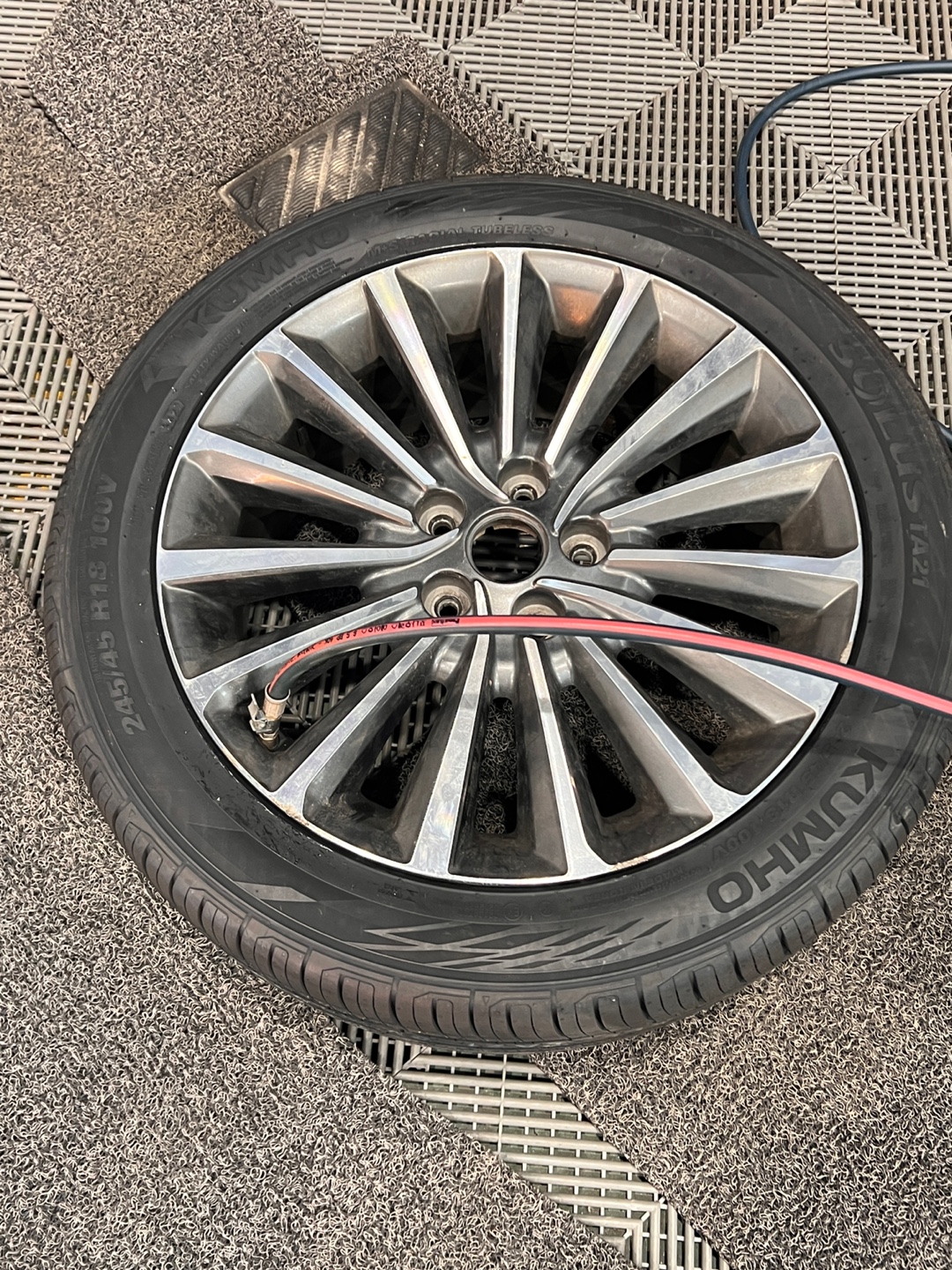 1948697120_ZmVQUlWH_db1a928bfd329862f4b1f81794d3468f655ed98b.jpg 이미지크게보기