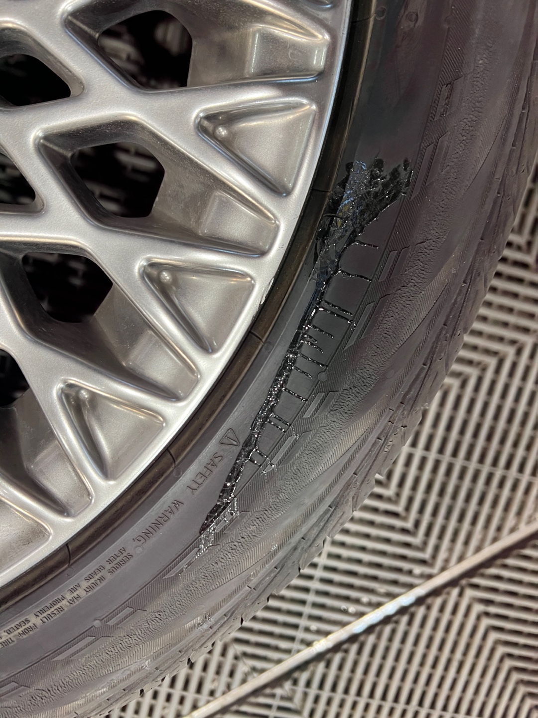 1948697120_zF2gYlov_da8157cf13026dfa3112d0e3ff375100006bf336.jpg 이미지크게보기