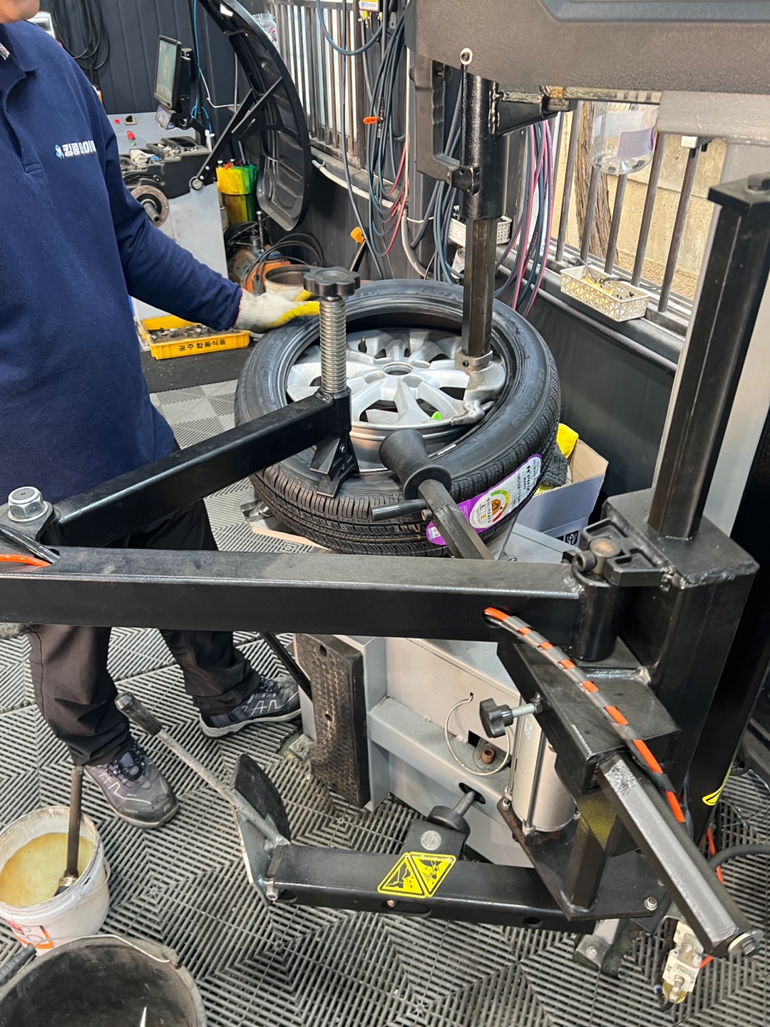 /user/k/kingkongtire/editor/2304/90ee3fef80bb2a35ea1d7a48f7b80d3f_1682825159_0816.jpg 이미지크게보기