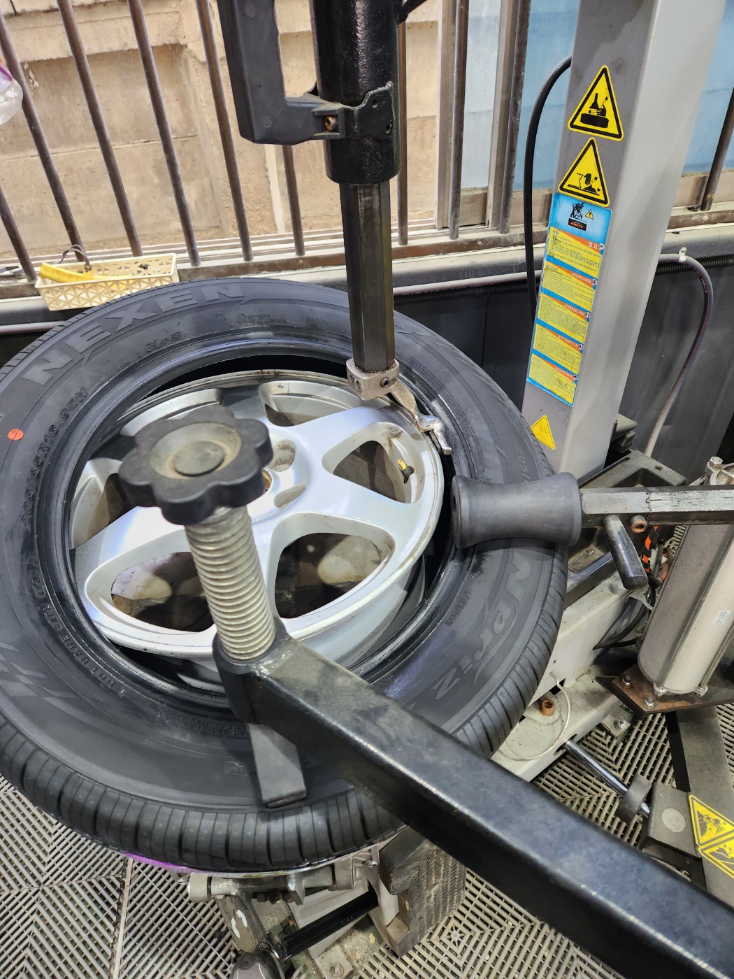 /user/k/kingkongtire/editor/2304/90ee3fef80bb2a35ea1d7a48f7b80d3f_1682843070_0416.jpg 이미지크게보기