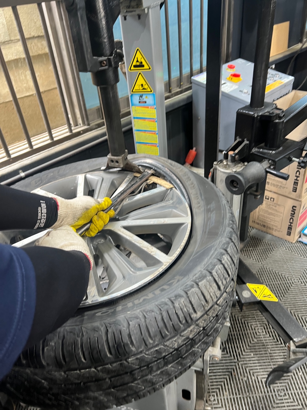 /user/k/kingkongtire/editor/2307/052d3cf979266022eb41b00906e6f17c_1689564237_0572.jpg 이미지크게보기