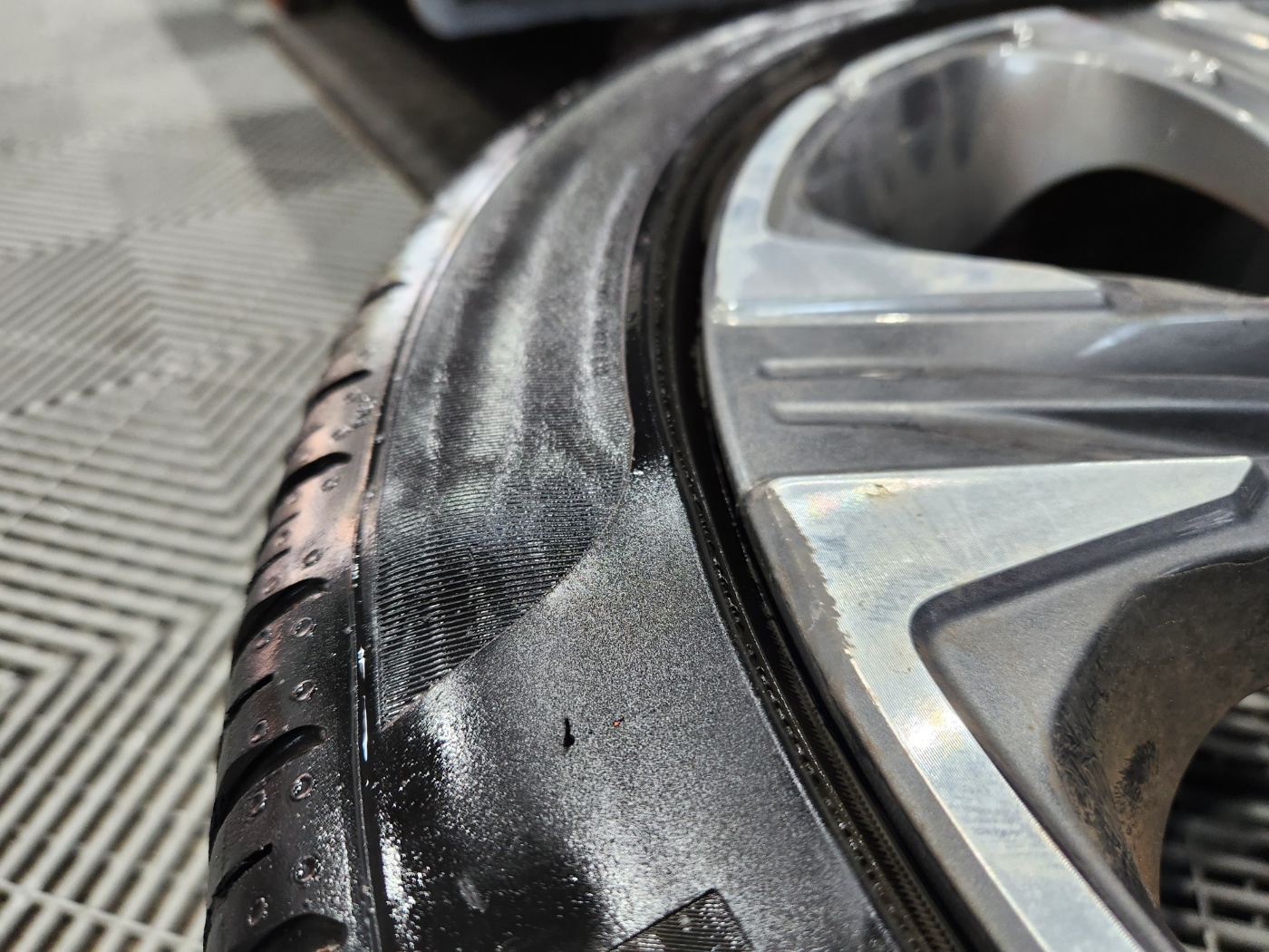 /user/k/kingkongtire/editor/2307/997e95e3a123f6891354f4a0e21adf22_1690084072_5507.jpg 이미지크게보기