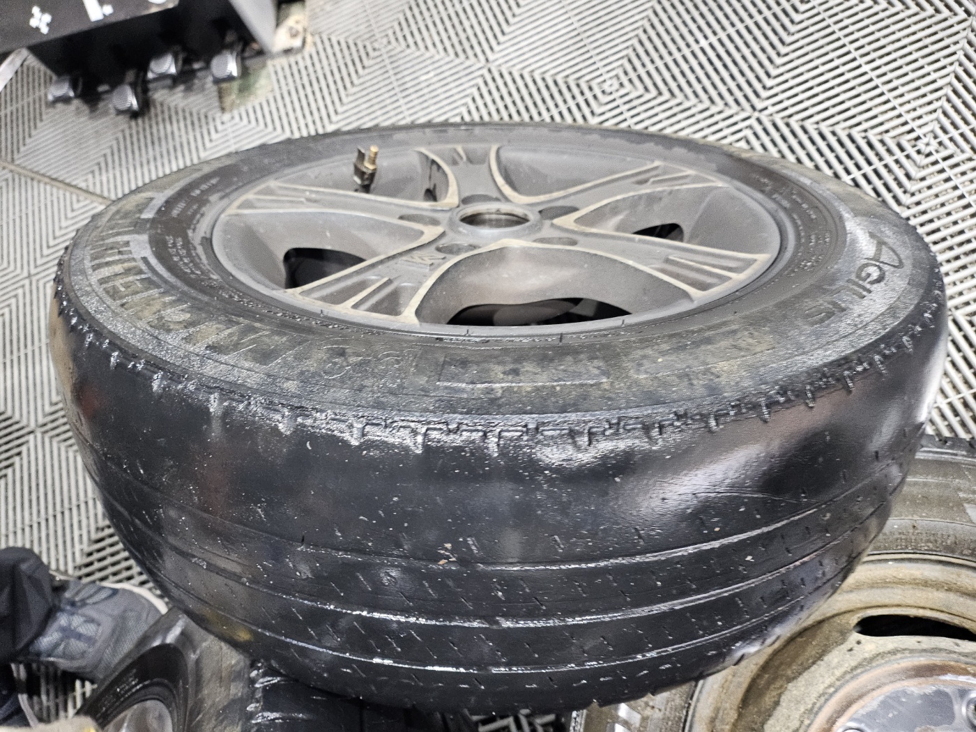 /user/k/kingkongtire/editor/2310/0c88e4e08ba70de4f87c3ef4cafce216_1697704509_5215.jpg 이미지크게보기