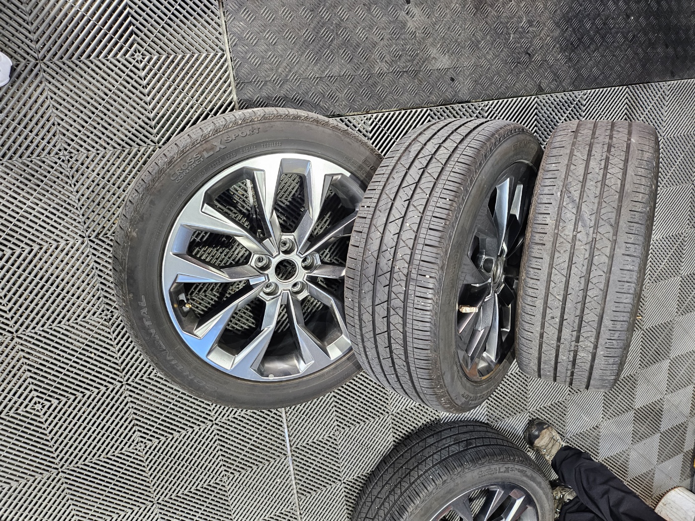 /user/k/kingkongtire/editor/2310/533b3d30cb4d8ad3dbc5a287d9ca0d00_1697094652_8956.jpg 이미지크게보기