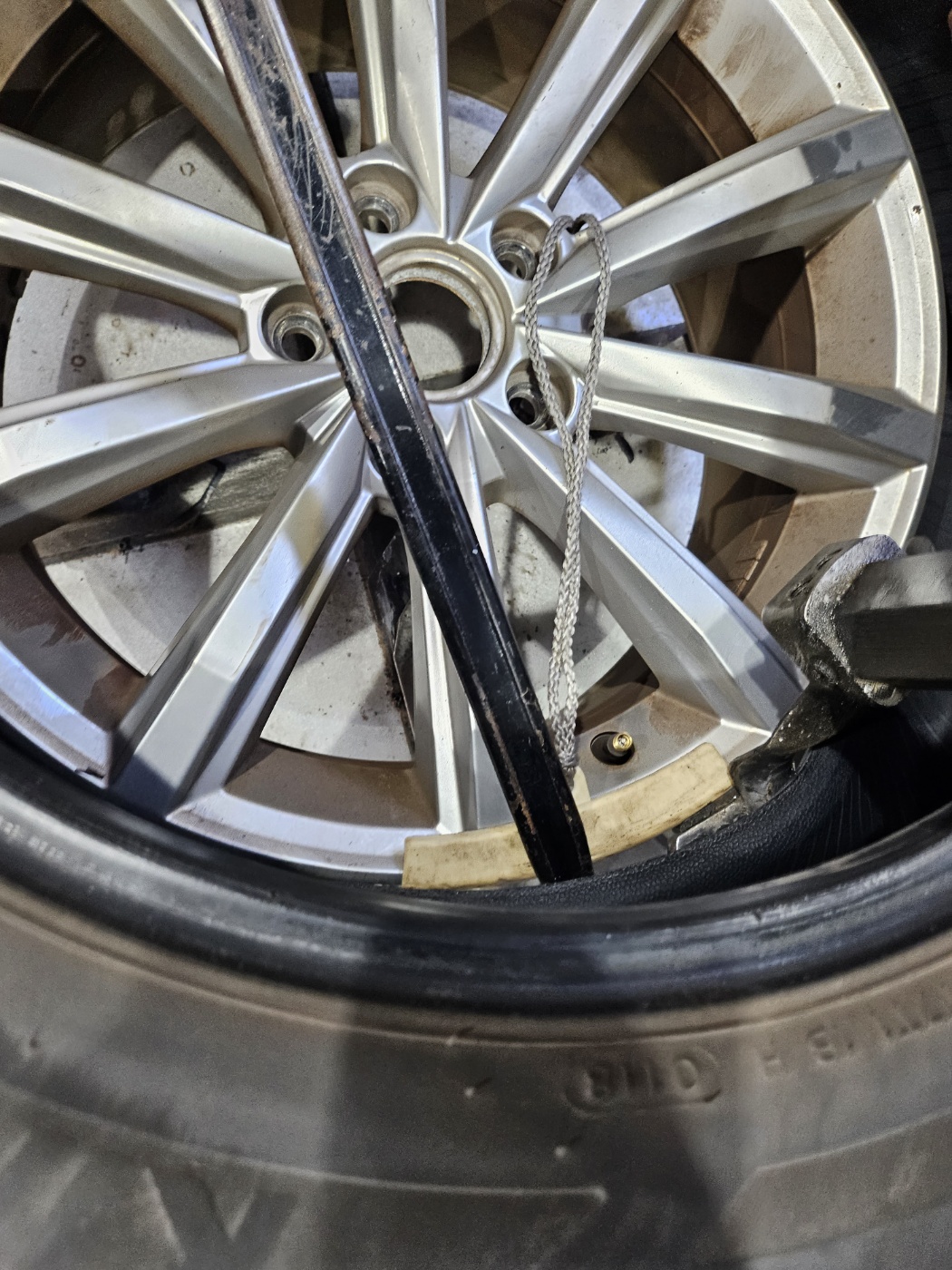 /user/k/kingkongtire/editor/2310/533b3d30cb4d8ad3dbc5a287d9ca0d00_1697094672_334.jpg 이미지크게보기