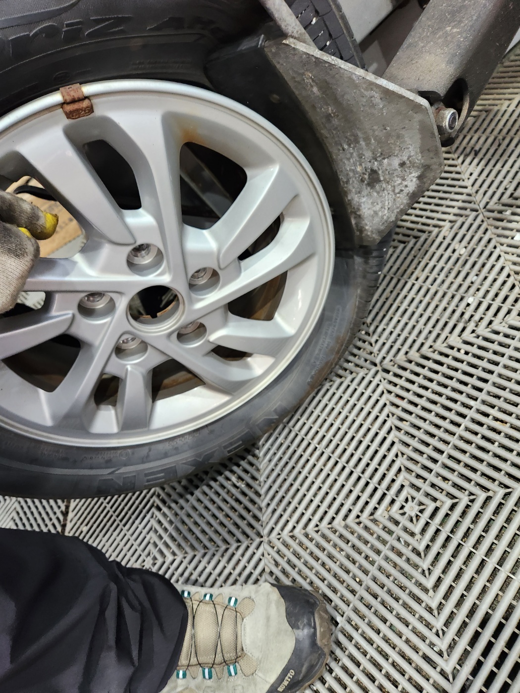 /user/k/kingkongtire/editor/2310/5f4bab12a76955dd611f74ea1a50cb46_1697968085_2175.jpg 이미지크게보기