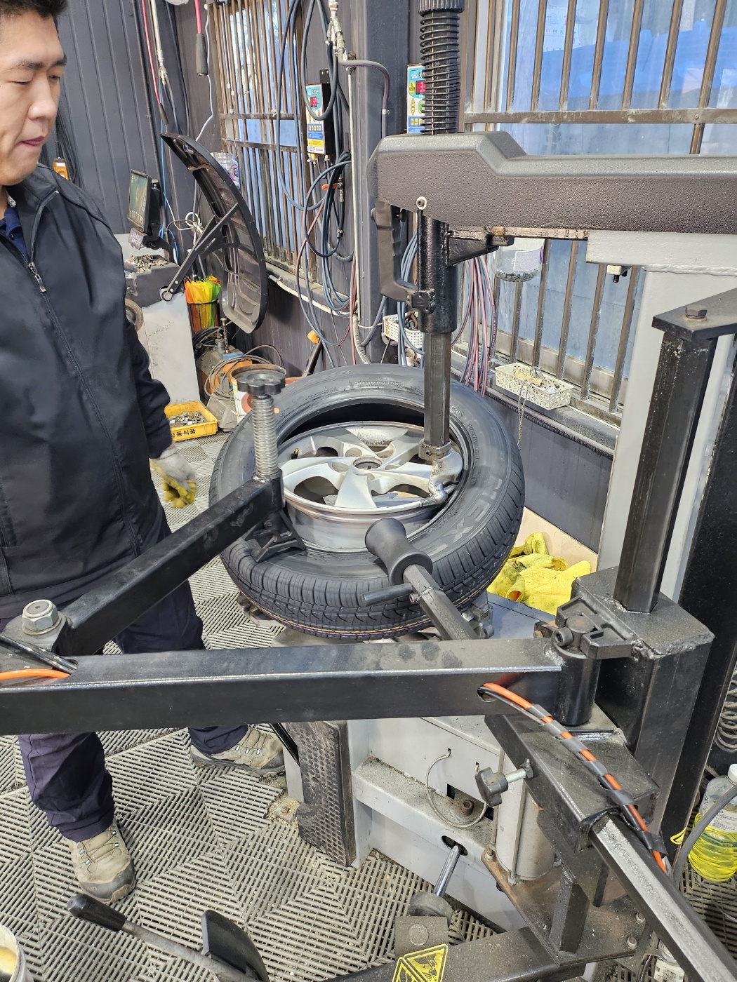 /user/k/kingkongtire/editor/2311/69effc1692de420462d8076e9a11980f_1699853188_4158.jpg 이미지크게보기