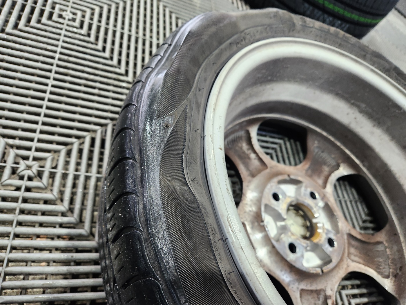 /user/k/kingkongtire/editor/2312/a5888382340e69166e72f99f7fe0c3a5_1703473117_7609.jpg 이미지크게보기