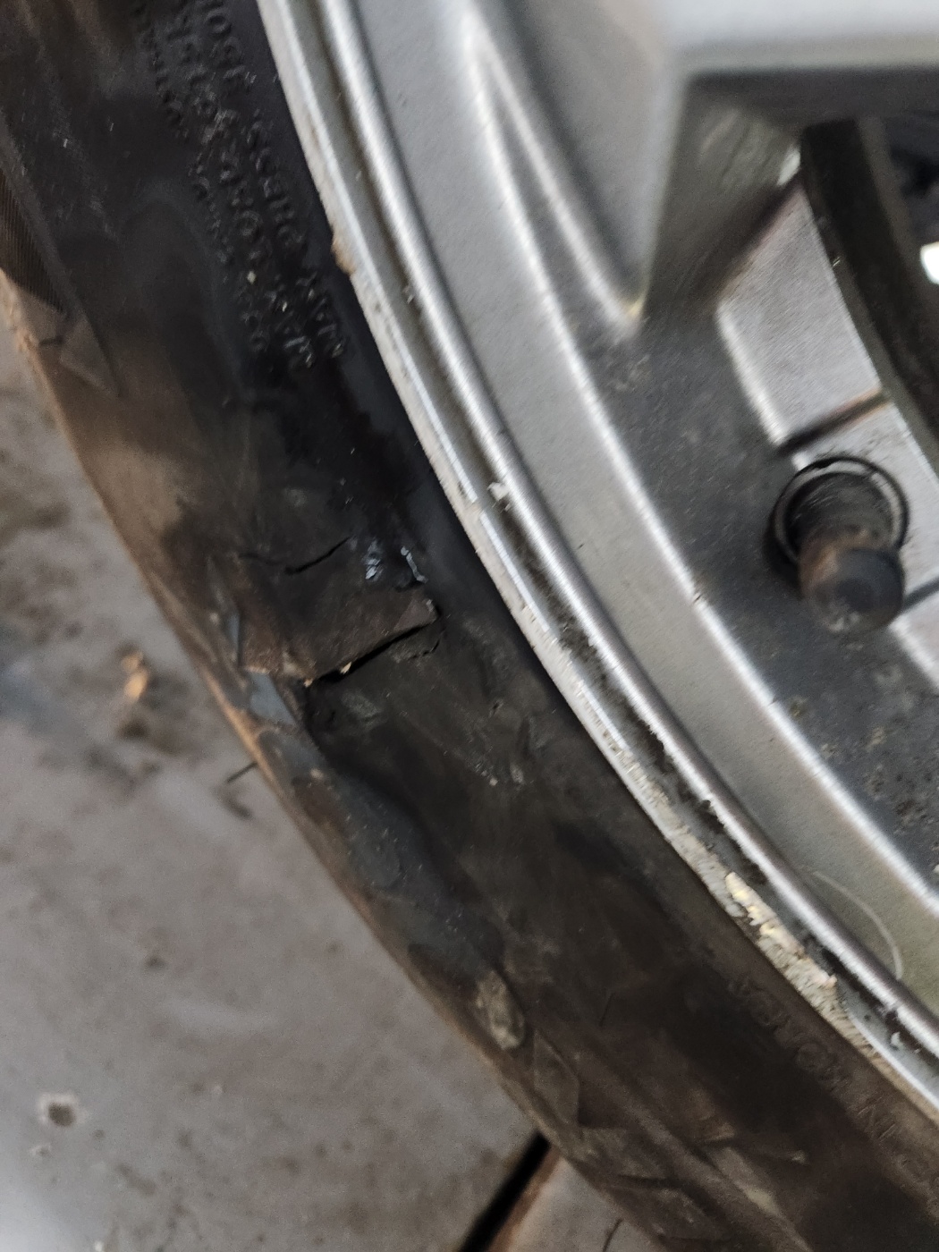 /user/k/kingkongtire/editor/2401/660f69b3836cd22b621fa7f25f0c2b8a_1706092751_1029.jpg 이미지크게보기