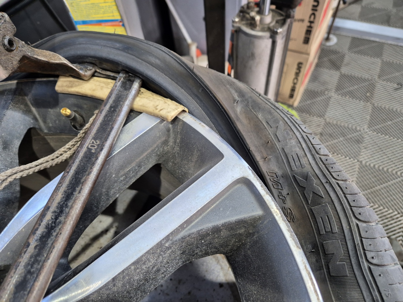 /user/k/kingkongtire/editor/2401/7b7e75cfbf53d1704ddd4e302fb6361a_1706593995_0219.jpg 이미지크게보기