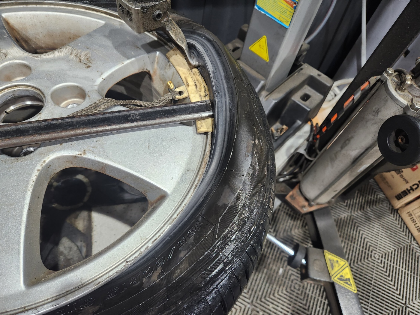 /user/k/kingkongtire/editor/2401/a56bc57c8e9e76ec8ee3b91cbd0b1e02_1704277858_6497.jpg 이미지크게보기