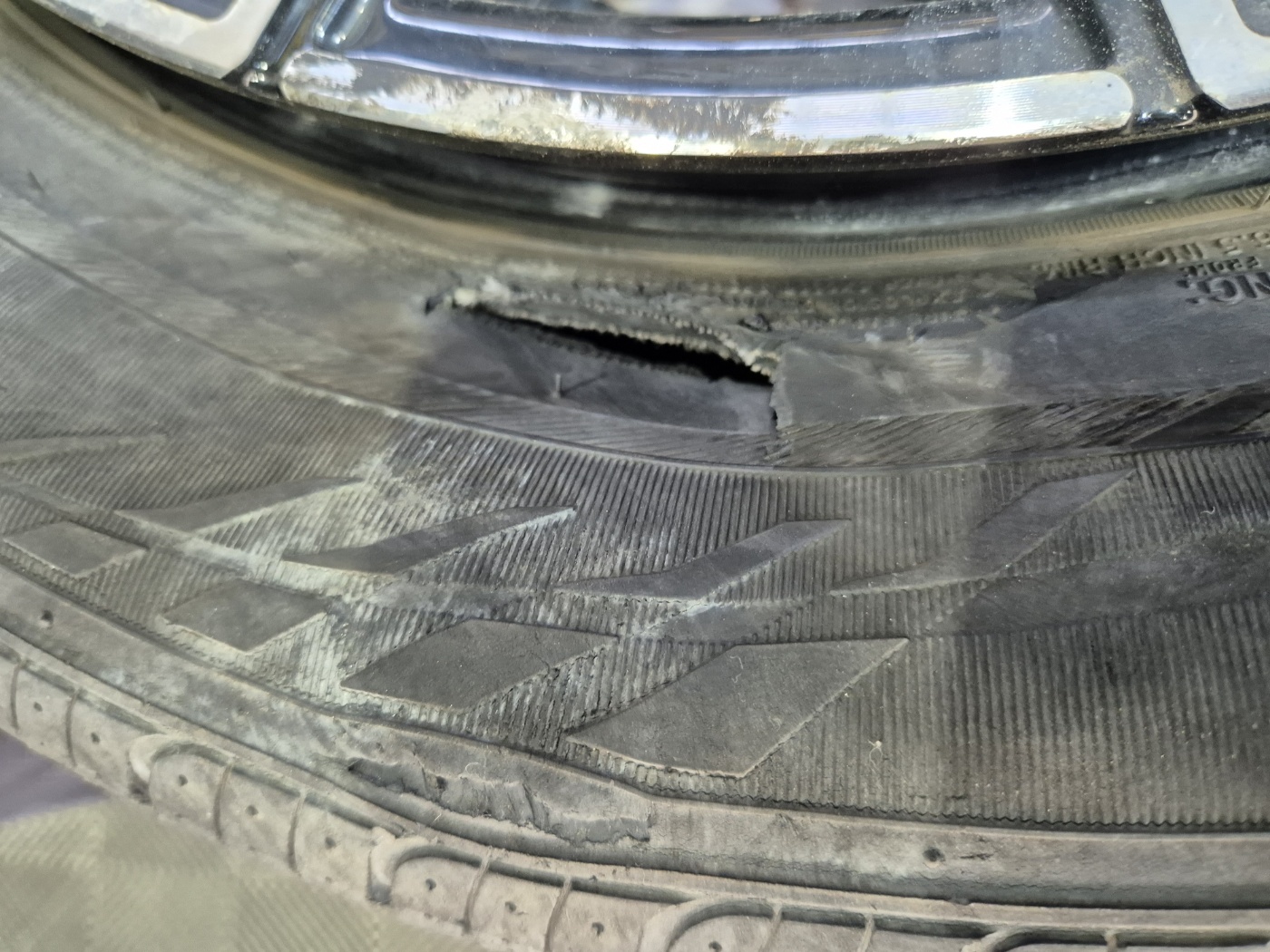 /user/k/kingkongtire/editor/2402/09cf28e36920255cb903415e1d77c4e2_1708927146_7209.jpg 이미지크게보기