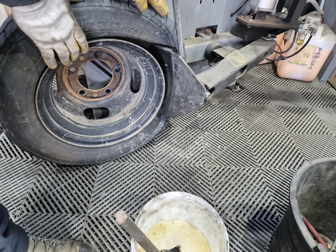 /user/k/kingkongtire/editor/2404/005cfbdcc5d38a65d7dc0f406ce26189_1711929863_2403.jpg 이미지크게보기