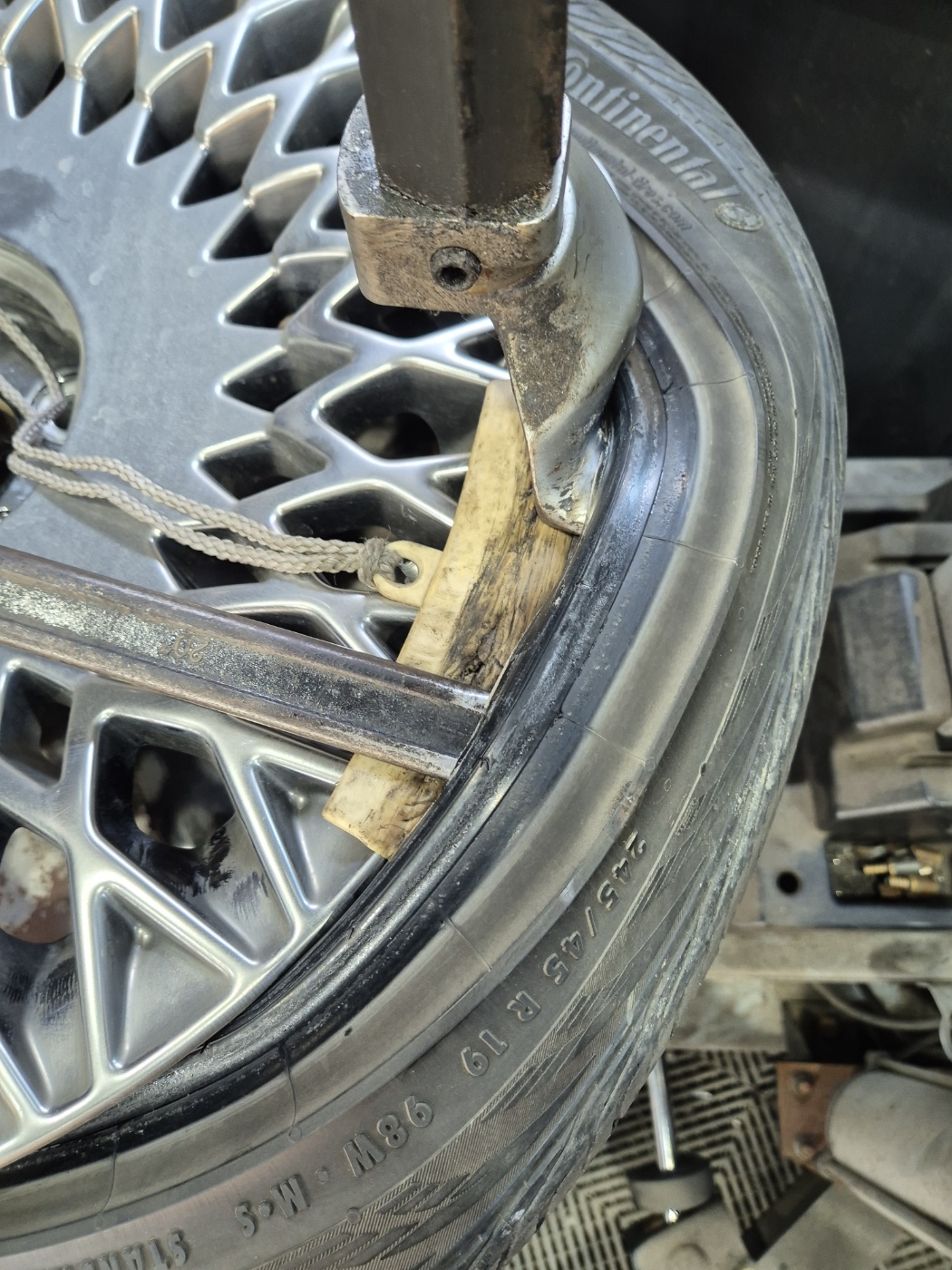 /user/k/kingkongtire/editor/2404/38ece6522fe7287464dc30dd24b382ab_1712885250_5748.jpg 이미지크게보기