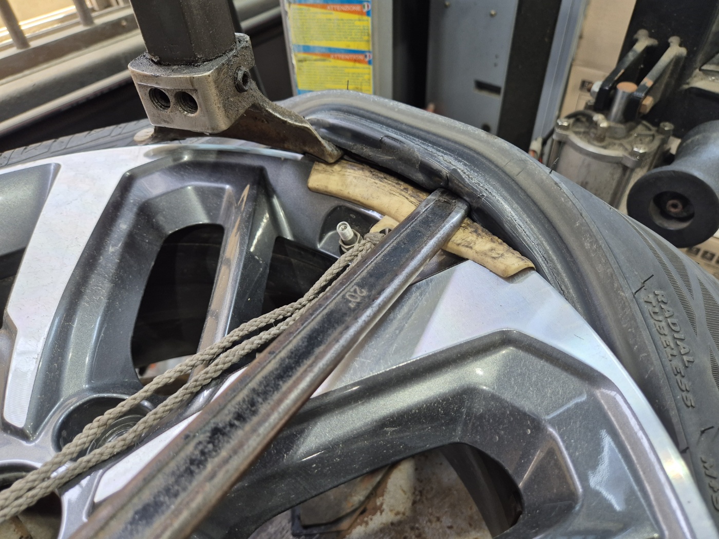 /user/k/kingkongtire/editor/2404/d0ecdaeb4ff70ca13a785eb1f273526b_1714276728_1991.jpg 이미지크게보기