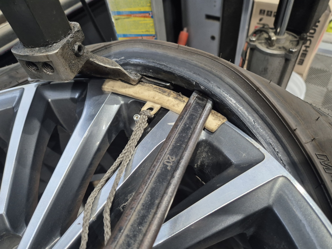 /user/k/kingkongtire/editor/2405/642468b5d4eddb7ae3ffbacf653fd1c2_1714981935_6154.jpg 이미지크게보기