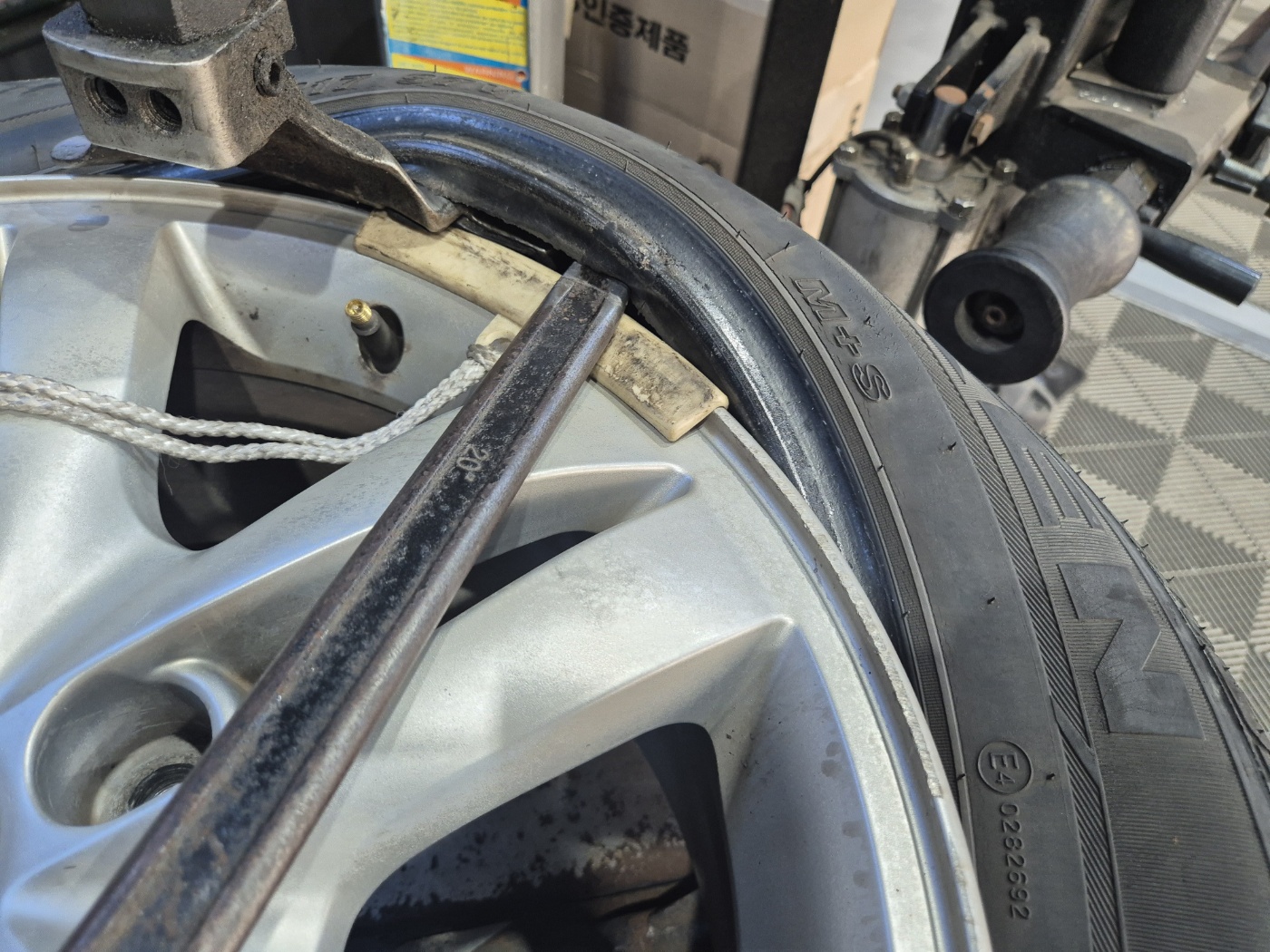 /user/k/kingkongtire/editor/2407/f2c100f395efd5570e6c56411ec636fb_1722417065_4405.jpg 이미지크게보기