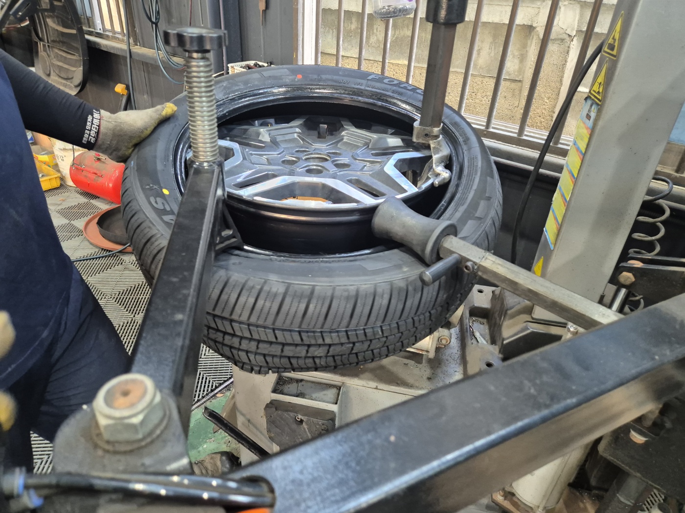 /user/k/kingkongtire/editor/2409/04bbb040765a576cb1a4b78399e4adf0_1726365229_161.jpg 이미지크게보기