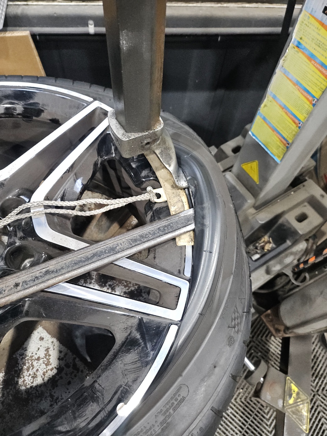 /user/k/kingkongtire/editor/2409/8c40cebe666dbc8e2ff0971c63223354_1726825875_9742.jpg 이미지크게보기