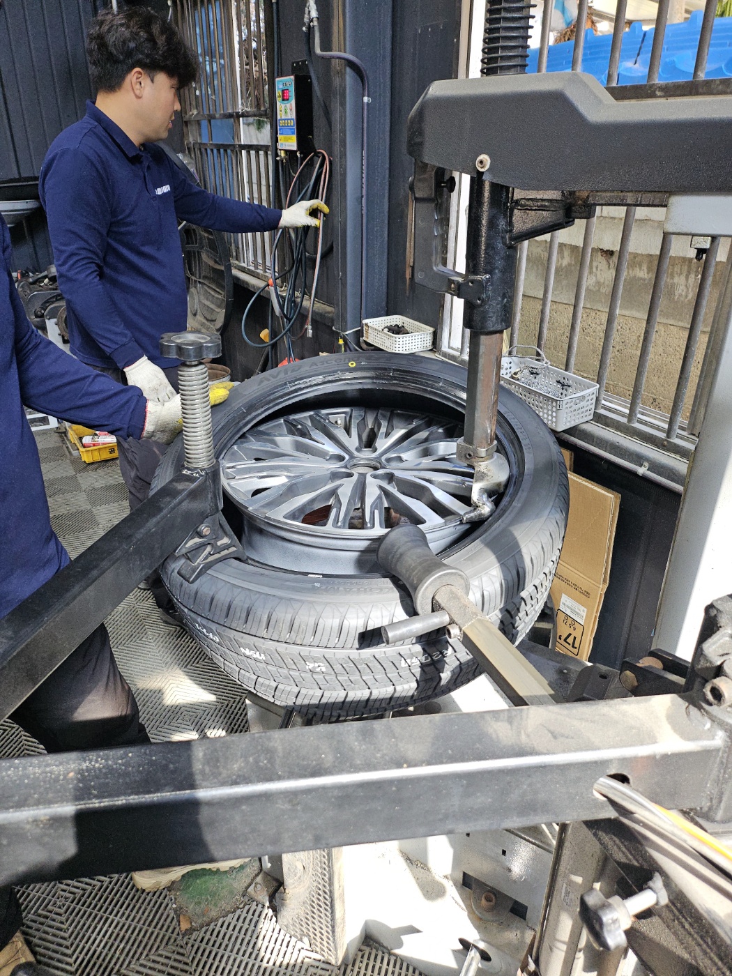 /user/k/kingkongtire/editor/2410/3ad49c94f3711f93465485c4f1f205c7_1730076899_5089.jpg 이미지크게보기