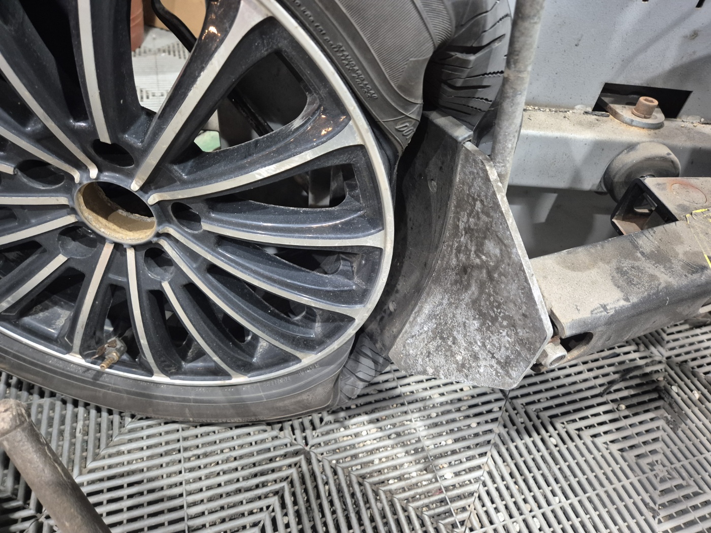 /user/k/kingkongtire/editor/2411/61a1d953d3f01ac92b1dd00fdb02845f_1730887493_7973.jpg 이미지크게보기