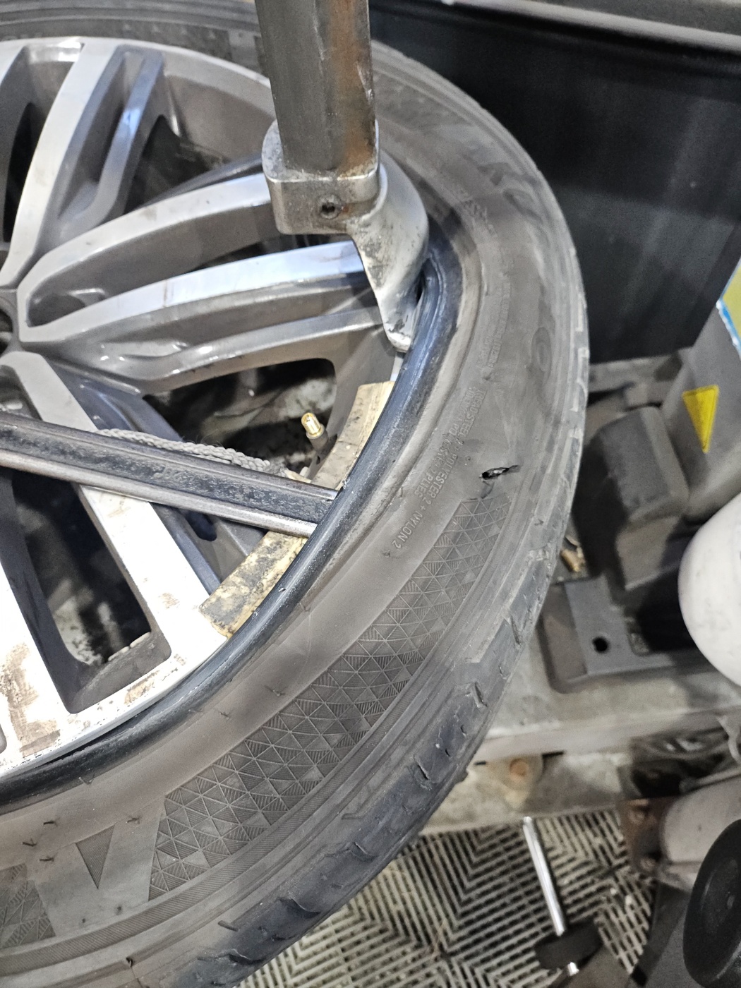 /user/k/kingkongtire/editor/2412/4bd3ef0df390e04a7cdcdcd97a9d8475_1734246525_5415.jpg 이미지크게보기