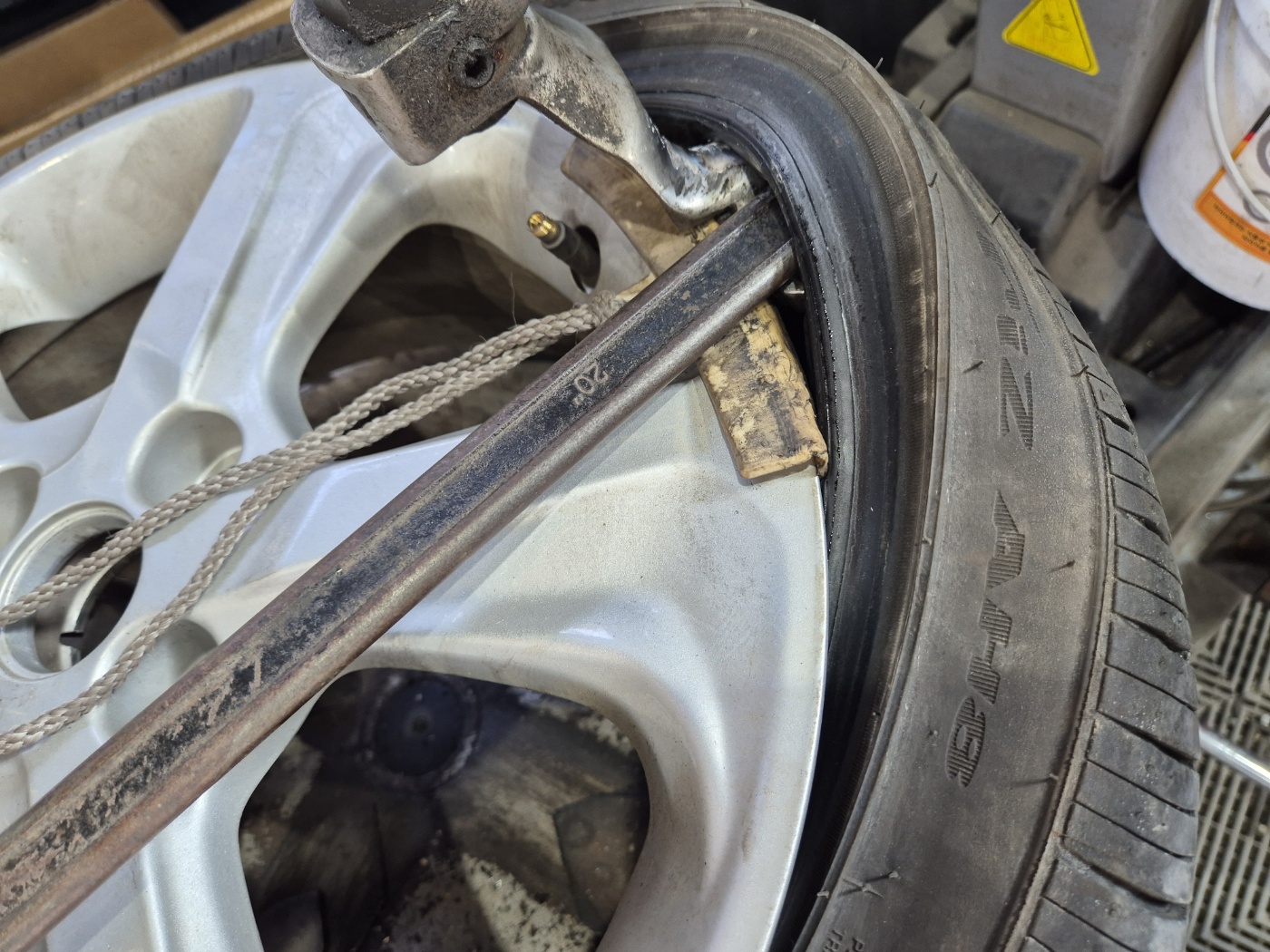 /user/k/kingkongtire/editor/2412/7db0bb785073ae81a5e7ed7ed25e5c96_1733559035_5513.jpg 이미지크게보기