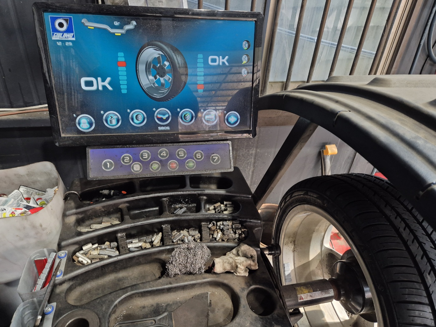 /user/k/kingkongtire/editor/2412/7db0bb785073ae81a5e7ed7ed25e5c96_1733559035_9264.jpg 이미지크게보기